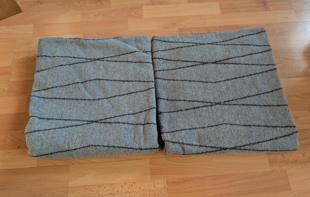 Twee grote Kilan badhanddoeken van Ikea, Ophalen of Verzenden, Gebruikt, Grijs, Handdoek
