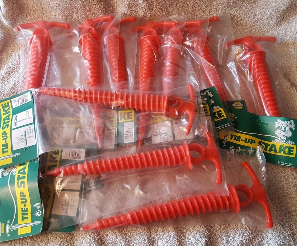 partij van 10 grondpinnen+2 waarschuwings bordjes, Dieren en Toebehoren, Honden-accessoires, Ophalen, Zo goed als nieuw