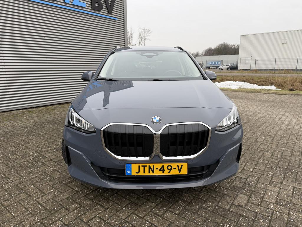 BMW 2 Serie Active Tourer 218i Trekhaak Panoramadak Stuurwie, Gebruikt, Met garantie (alle), 1445 kg, Bedrijf