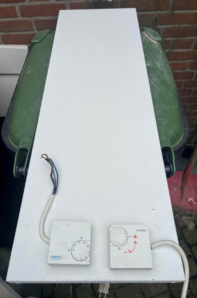 Duivenhok verwarming, meerdere panelen + thermostaten, Doe-het-zelf en Verbouw, Verwarming en Radiatoren, Gebruikt, Radiator, Minder dan 60 cm