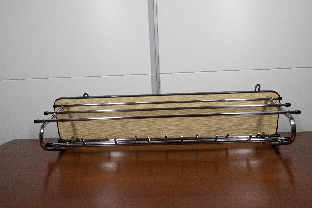 Vintage Kapstok met gele achterwand, Wandkapstok, Gebruikt, Ophalen of Verzenden, Minder dan 100 cm