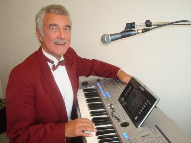 Dansmiddagen voor 50+ met live muziek (keyboard) en zang, Ophalen, Nieuw