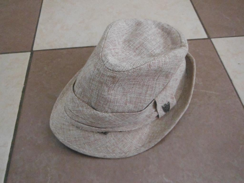 aantal dames hoedjes, zomer of winter, 5 euro per stuk, Verzenden, Hoed, Diverse, One size fits all