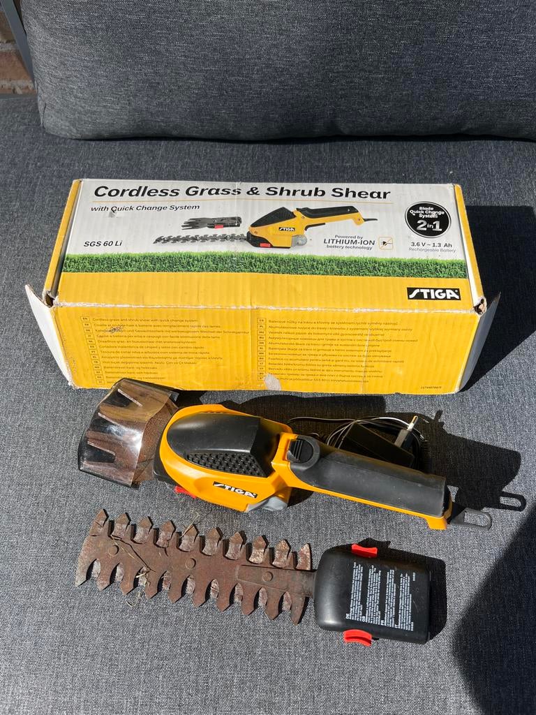 Stiga Accu Gras- en Struikschaar SGS 60 Li, Ophalen of Verzenden, Gebruikt, Accu