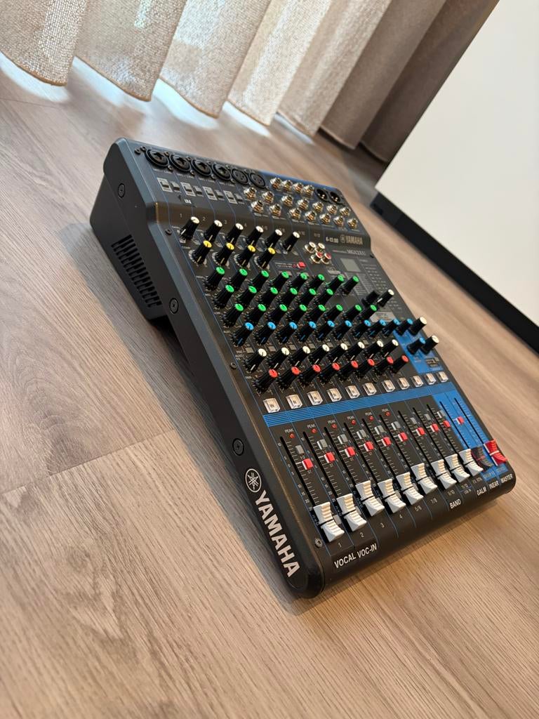 Yamaha MG12XU Analoge Mixer met EQ en FX, Muziek en Instrumenten, Mengpanelen, Ophalen, Gebruikt, 10 tot 20 kanalen, Microfooningang