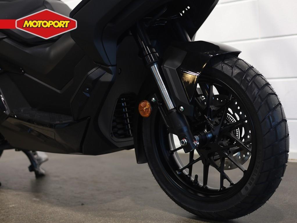 Honda ADV 350 (bj 2026), Scooter, Doornveld 180
B 1731  ZELLIK, BE, Bedrijf, Mc.benelux@honda-eu.com
