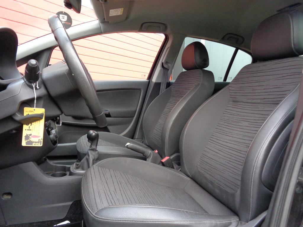 Opel Corsa 1.2-16V BlitZ 86PK Airco Cruise Navi LMV Half-Lee, Voorwielaandrijving, Euro 5, Gebruikt, 750 kg