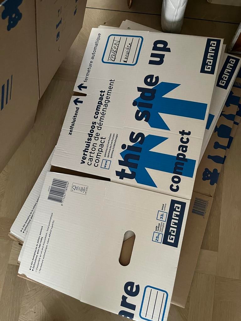 Diverse verhuisdozen van Gamma, Praxis en Action, Ophalen, 40 tot 60 cm, Opvouwbaar, 50 tot 75 cm