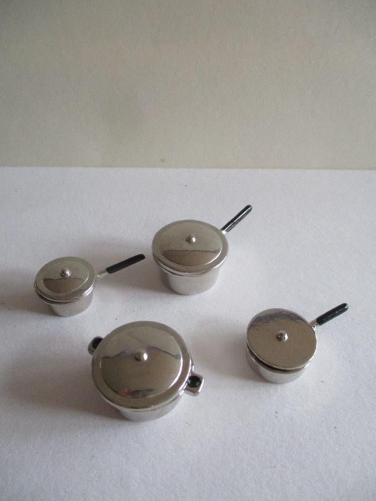 poppenhuis zilverkleurige pannen, Ophalen of Verzenden, Zo goed als nieuw, Decoratie