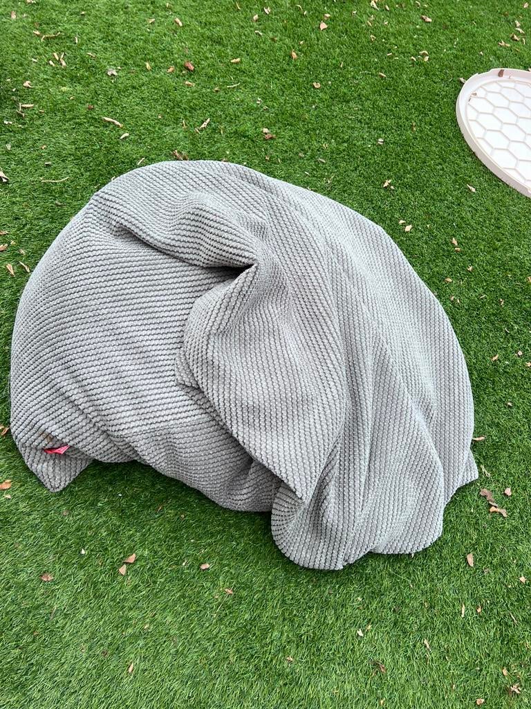 Zitzak van merk Loungepug GRATIS, Huis en Inrichting, Zitzakken, Ophalen of Verzenden, Gebruikt, Grijs