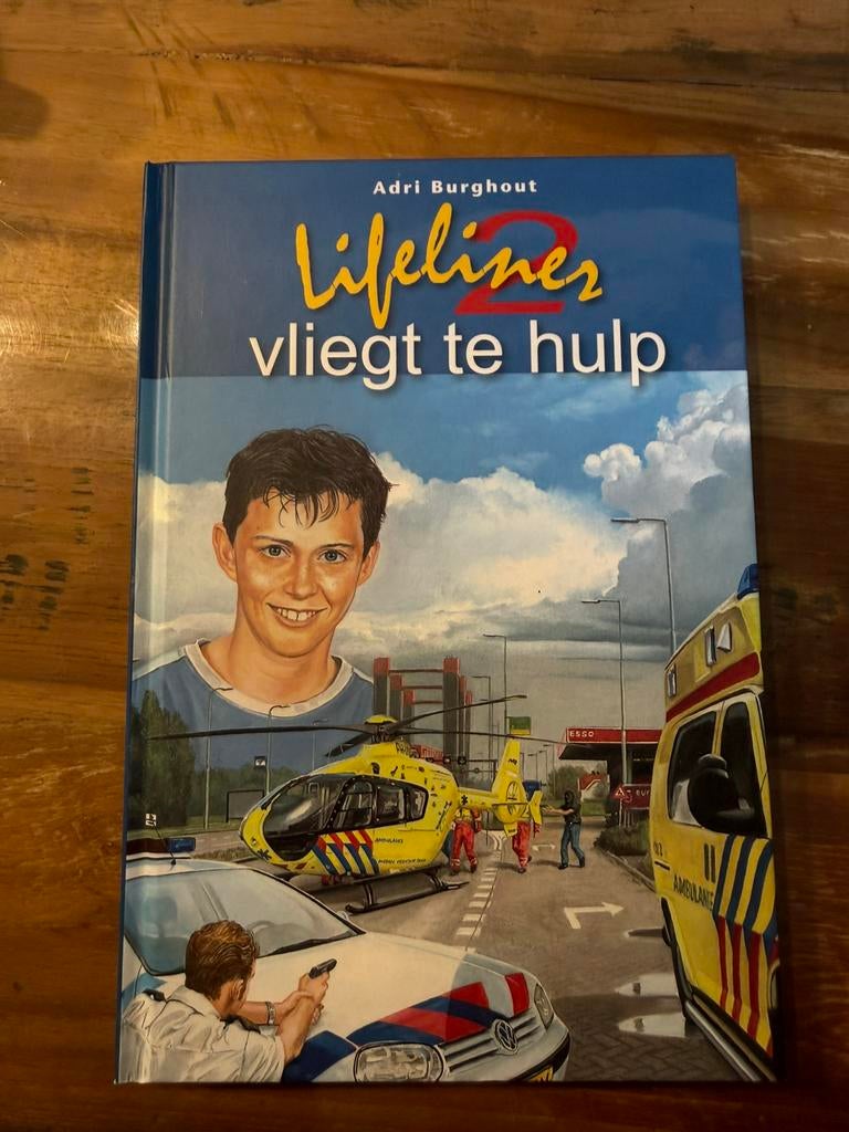 Lifeliner2. Deel 1 en 3, Boeken, Ophalen of Verzenden, Zo goed als nieuw