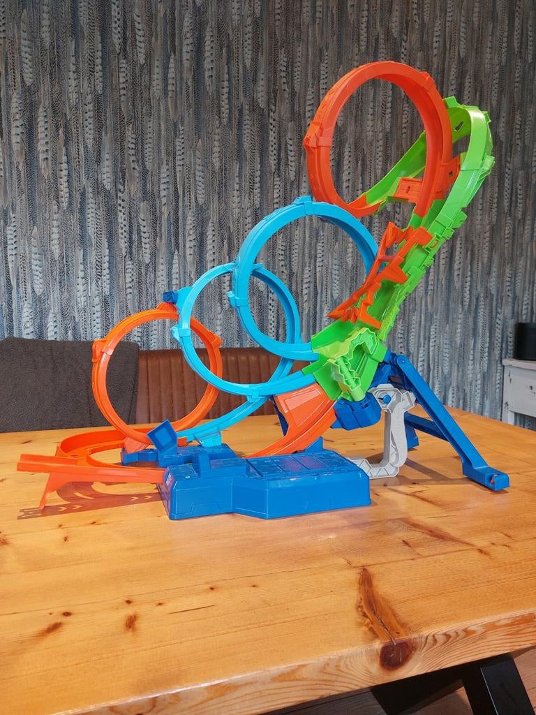 Hot Wheels Action 4 Loopings Crash Baan, Kinderen en Baby's, Speelgoed | Racebanen, Ophalen, Hot Wheels, Met looping, Elektrisch