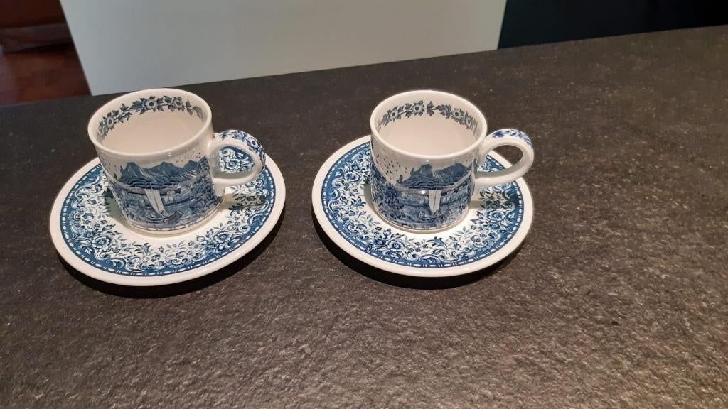 Paar kop en schotels Blue Castle, villeroy en boch, Ophalen of Verzenden, Zo goed als nieuw, Overige stijlen, Kop(pen) en/of Schotel(s)