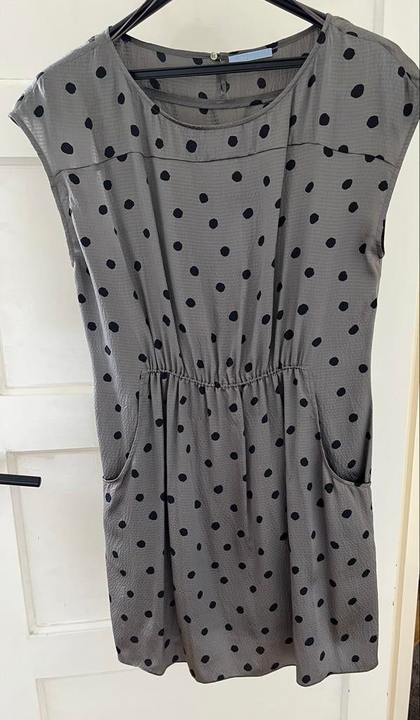 Strenesse zijden jurk grijsgroen met zwarte stippen, 40/M/L, Kleding | Dames, Maat 42/44 (L), Ophalen of Verzenden, Zo goed als nieuw