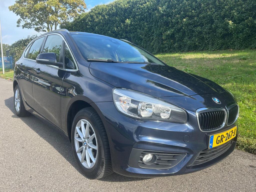 BMW 2-serie Active Tourer 218d Essential - Automaat - Navi -, Auto's, BMW, Euro 6, 4 cilinders, 150 pk, Blauw