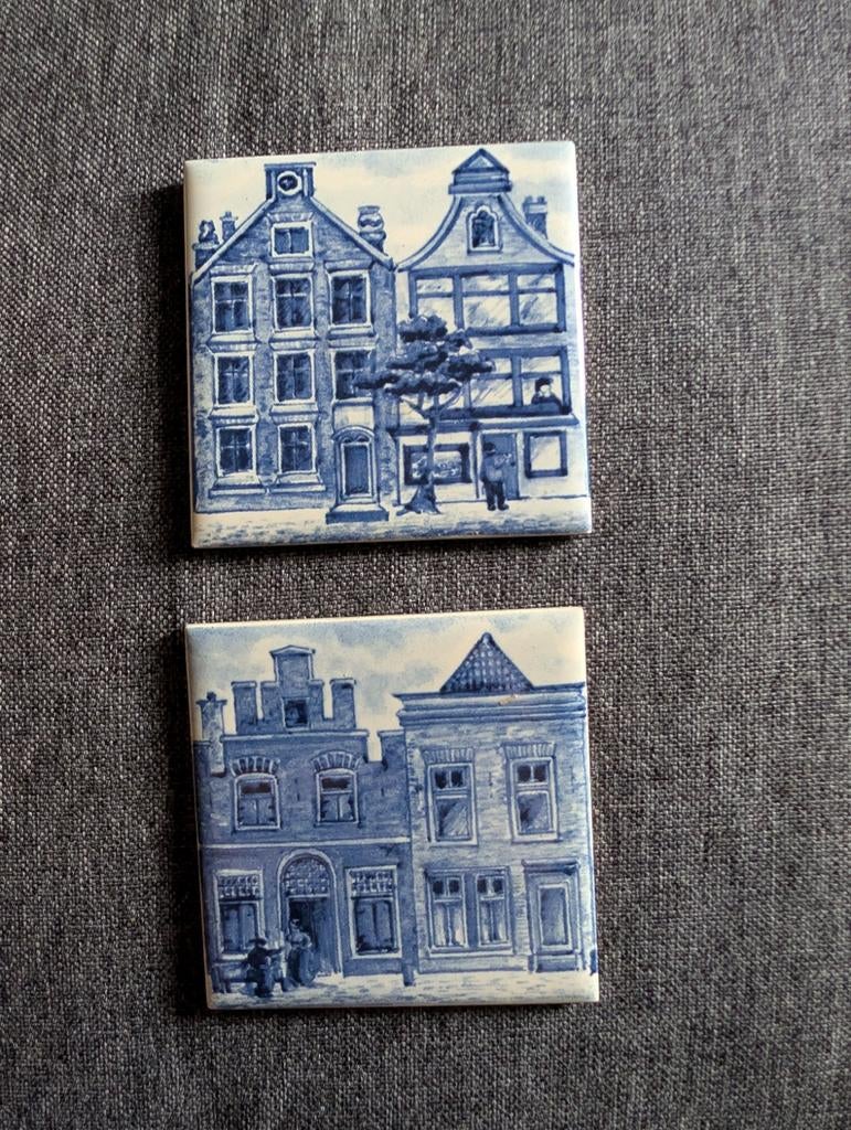 Twee KLM tegeltjes - Business Class, Verzamelen, KLM Huisjes, Ophalen of Verzenden, Zo goed als nieuw