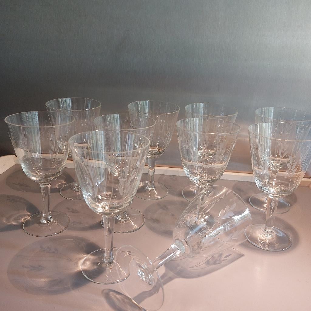 brocante Franse witte wijnglazen met bladgravure en streep, Ophalen of Verzenden