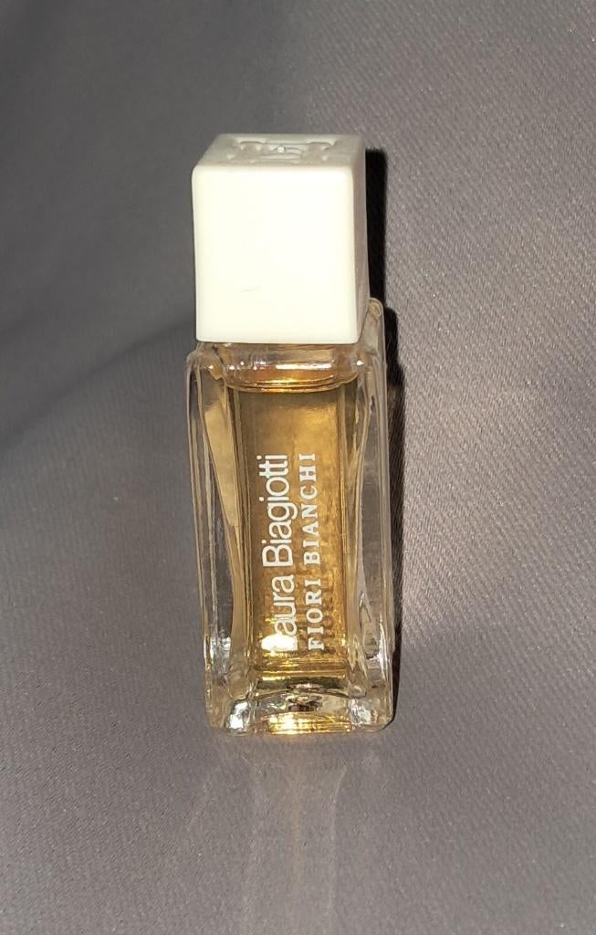 Parfum miniatuur Laura biagiotti fiorbianchi, Ophalen of Verzenden, Zo goed als nieuw, Miniatuur, Gevuld