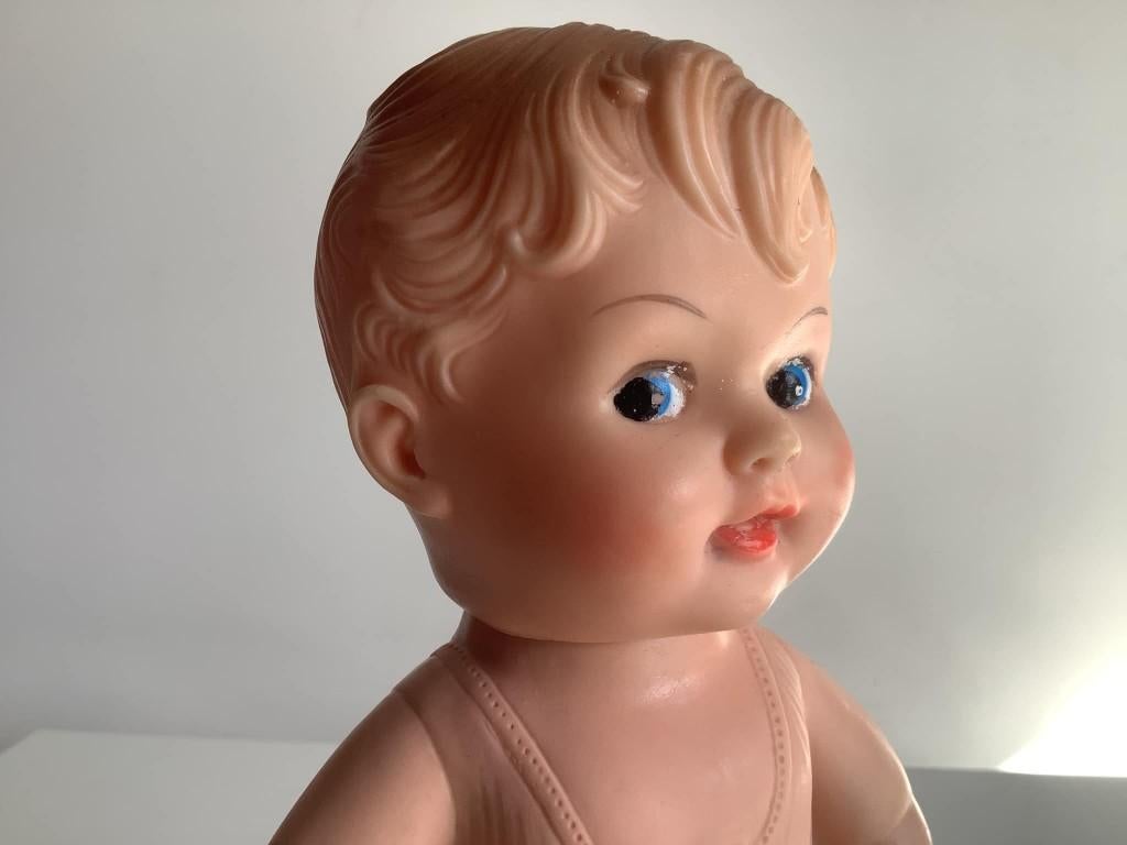 Schattig fifties rubberen popje, Verzamelen, Poppen, Zo goed als nieuw, Pop, Ophalen of Verzenden