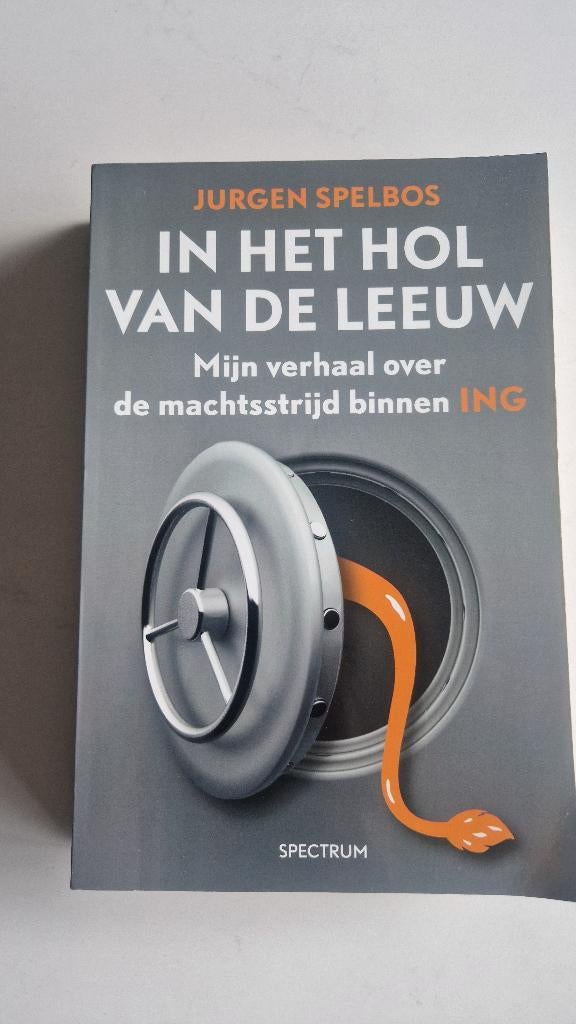 Boek: In het hol van de leeuw – Jürgen Sliggers, Ophalen of Verzenden, Zo goed als nieuw
