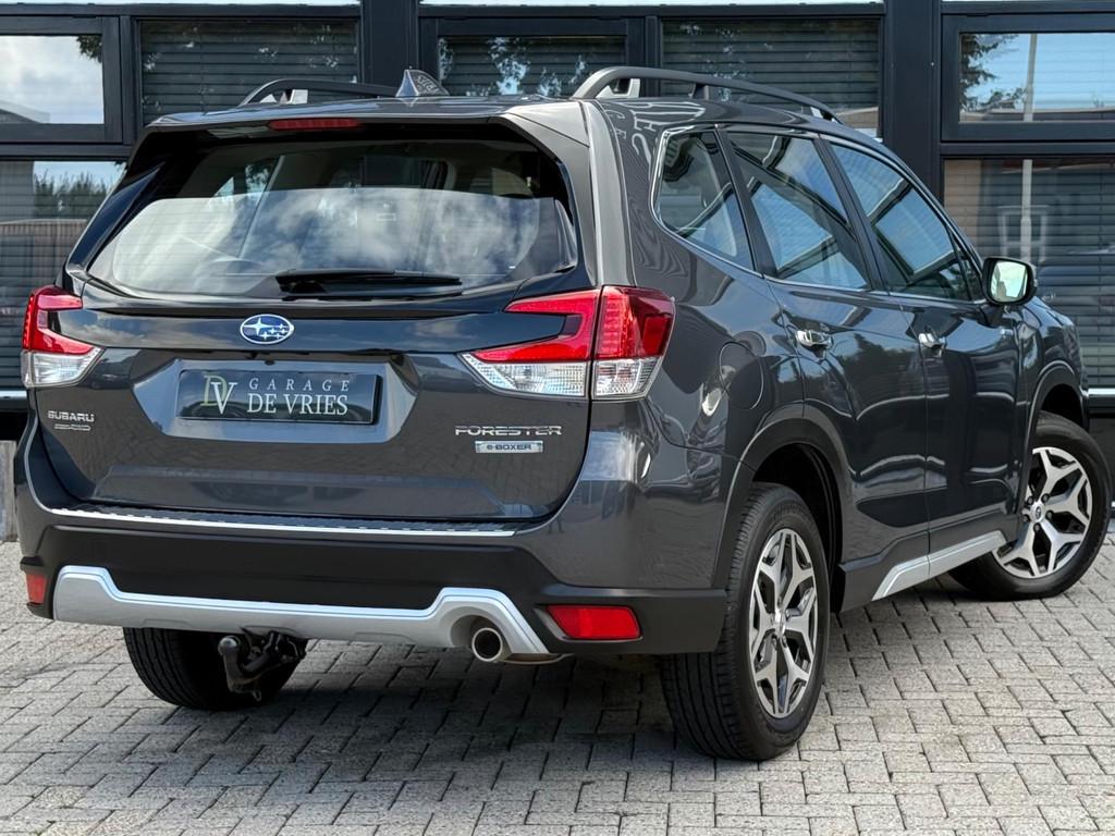 Subaru Forester 2.0i e-BOXER Premium Aut ACC 1900KG Trekgewi, Automaat, Zwart, 4 cilinders, 150 pk