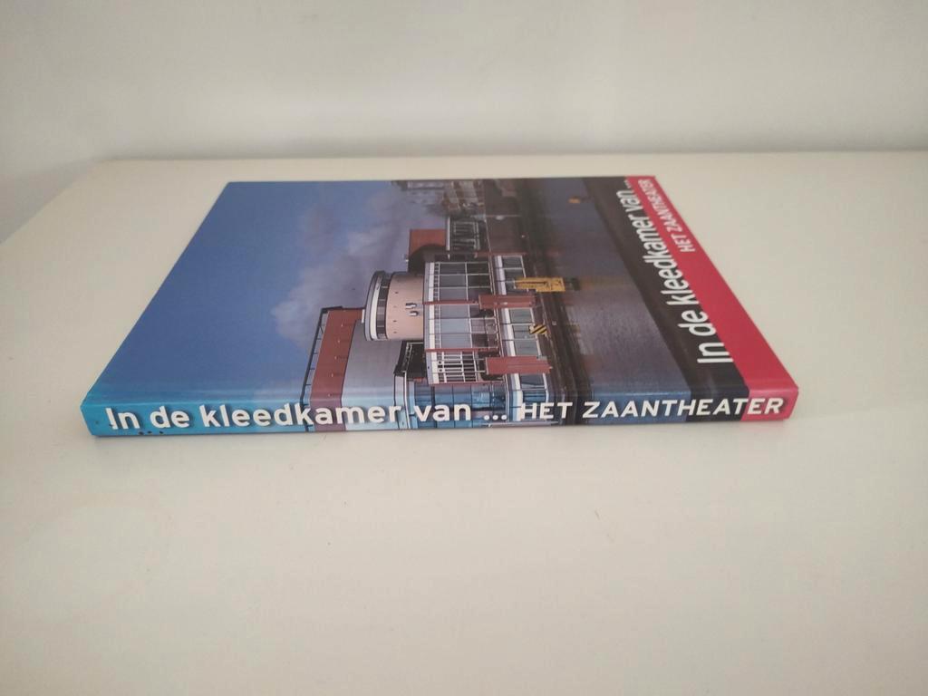 In de kleedkamer van Het Zaantheater (2008), Ophalen of Verzenden, Zo goed als nieuw, Overige onderwerpen