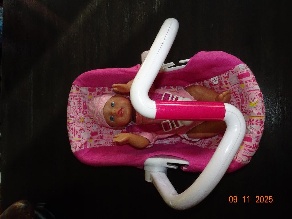 Baby Born pop (43cm) met draagstoel ,muts, romper, Ophalen of Verzenden, Zo goed als nieuw, Babypop