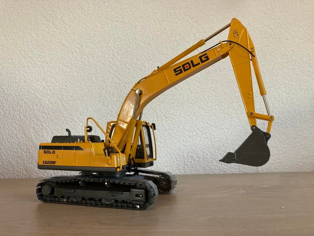 SDLG Graafmachine Model E6225F, Ophalen of Verzenden, Zo goed als nieuw, Overige typen, Overige merken