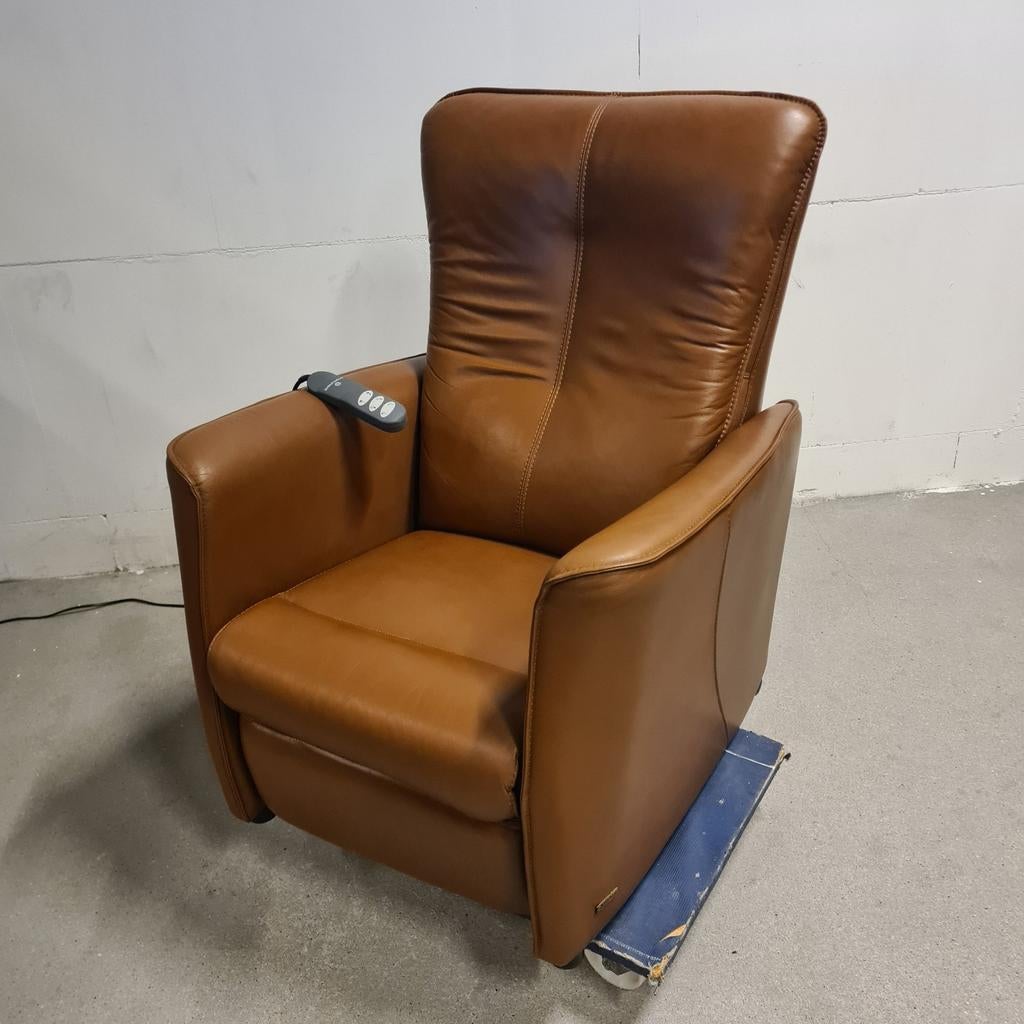 Sta op stoel Prominent bruin leer, Huis en Inrichting, Fauteuils, Gebruikt, Leer, 50 tot 75 cm, Minder dan 75 cm, Ophalen