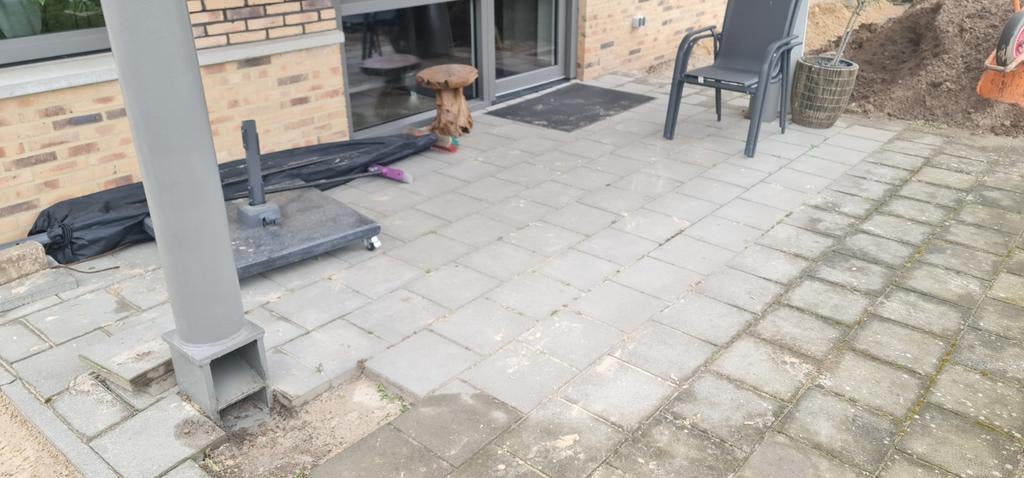 Ongeveer 250 stoeptegels gratis, Verzenden