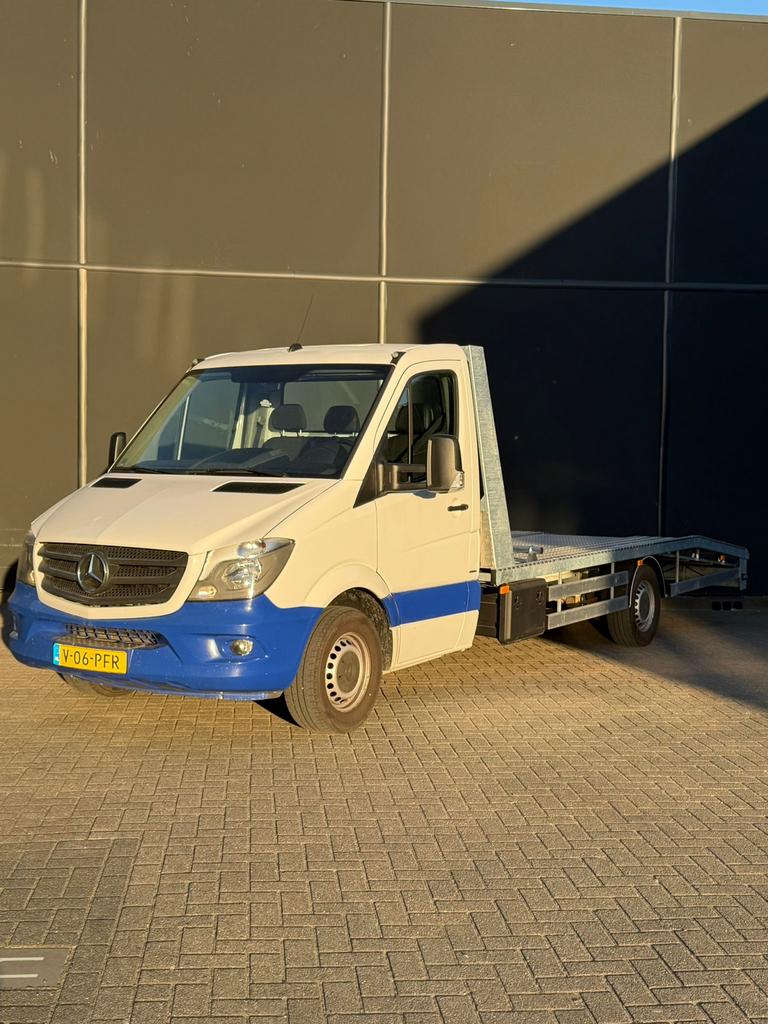 TE HUUR Oprijwagen takelwagen autotransporter autoambulance, Met chauffeur