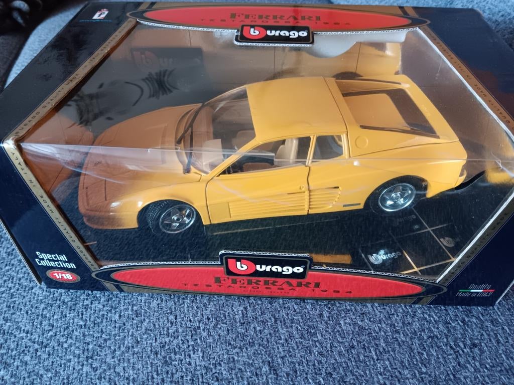 Burago Ferrari Testarossa 1984 1:18 geel, Ophalen of Verzenden, Zo goed als nieuw, Auto, Bburago
