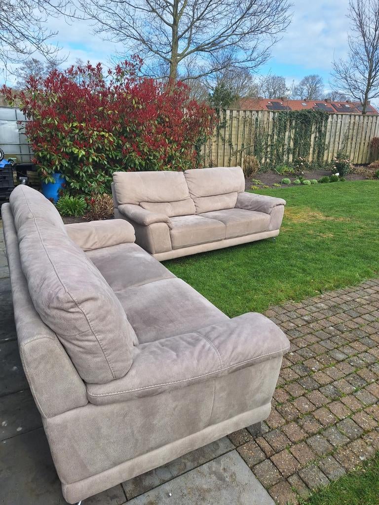 Twee banken: 3-zits en 2.5-zits, Ophalen, Gebruikt, 75 tot 100 cm, 200 tot 250 cm