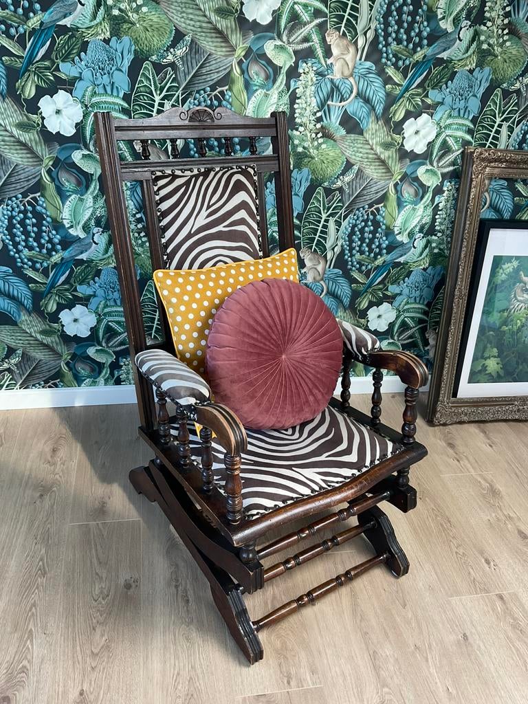 Leuke sfeervolle antieke schommelstoel inclusief kussens, Ophalen, Gebruikt, Bruin, Stof