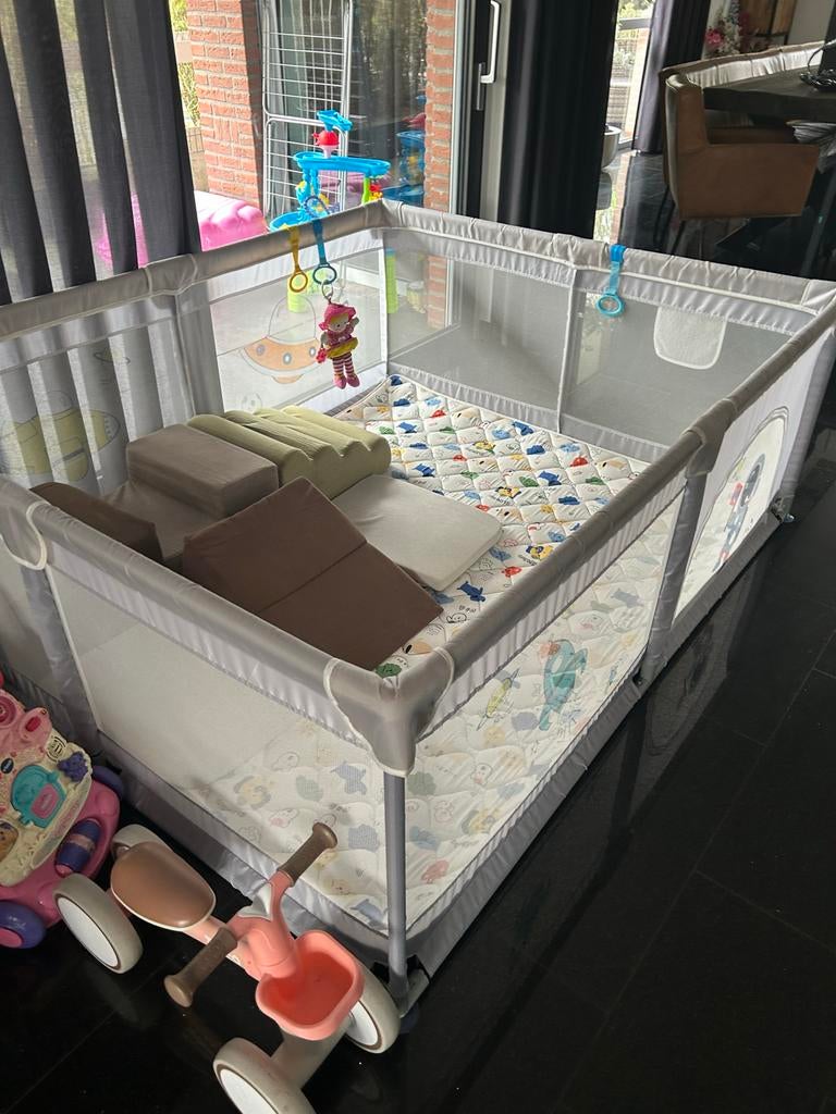Grondbox met kleed, Kinderen en Baby's, Boxen, Ophalen, Gebruikt, Rechthoekig, Boxkleed