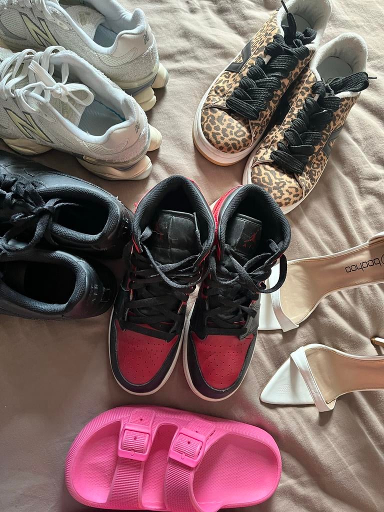 Schoenenpakket maat 39-40: Sneakers, hakken, slippers, Ophalen of Verzenden, Zo goed als nieuw, Overige typen