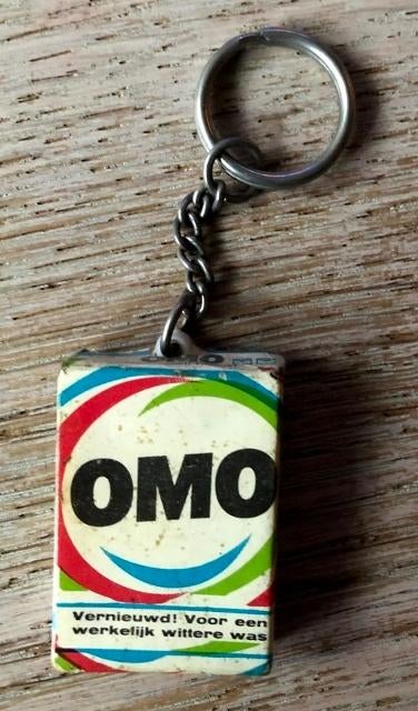 Oude sleutelhanger van OMO wasmiddel, Ophalen, Gebruikt, Merk