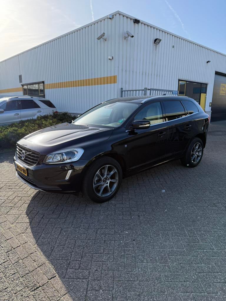 Volvo XC60 2.0 D4 Geartronic OCEAN RACE 2015 Zwart, 1800 kg, Beige, 1969 cc, Zwart
