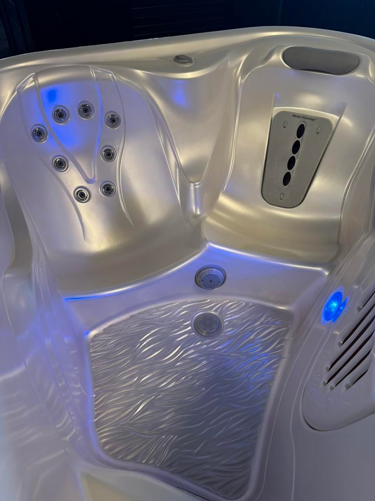 Jacuzzi hot spot 2 persoons Amerikaanse spa, Ophalen, Zo goed als nieuw, Pomp