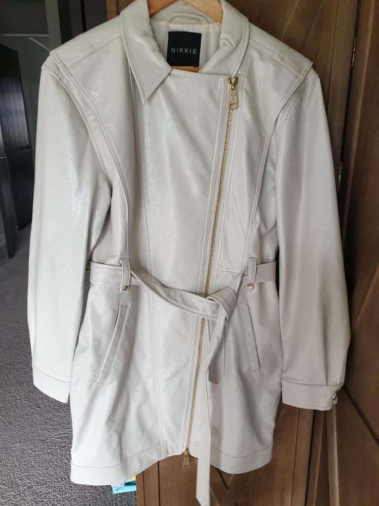 Nikkie leatherlook jurk M, Ophalen of Verzenden, Nieuw, Zwart