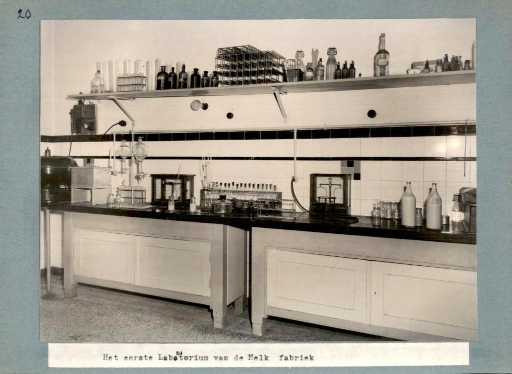 Roermond - Melkfabriek - Foto - 1950, Verzamelen, Verzenden, 1940 tot 1960, Limburg