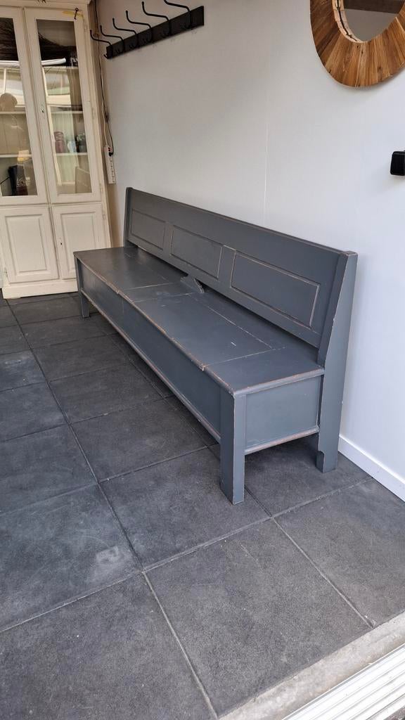 Klooster/ kerk bank met opberg ruimte, Ophalen