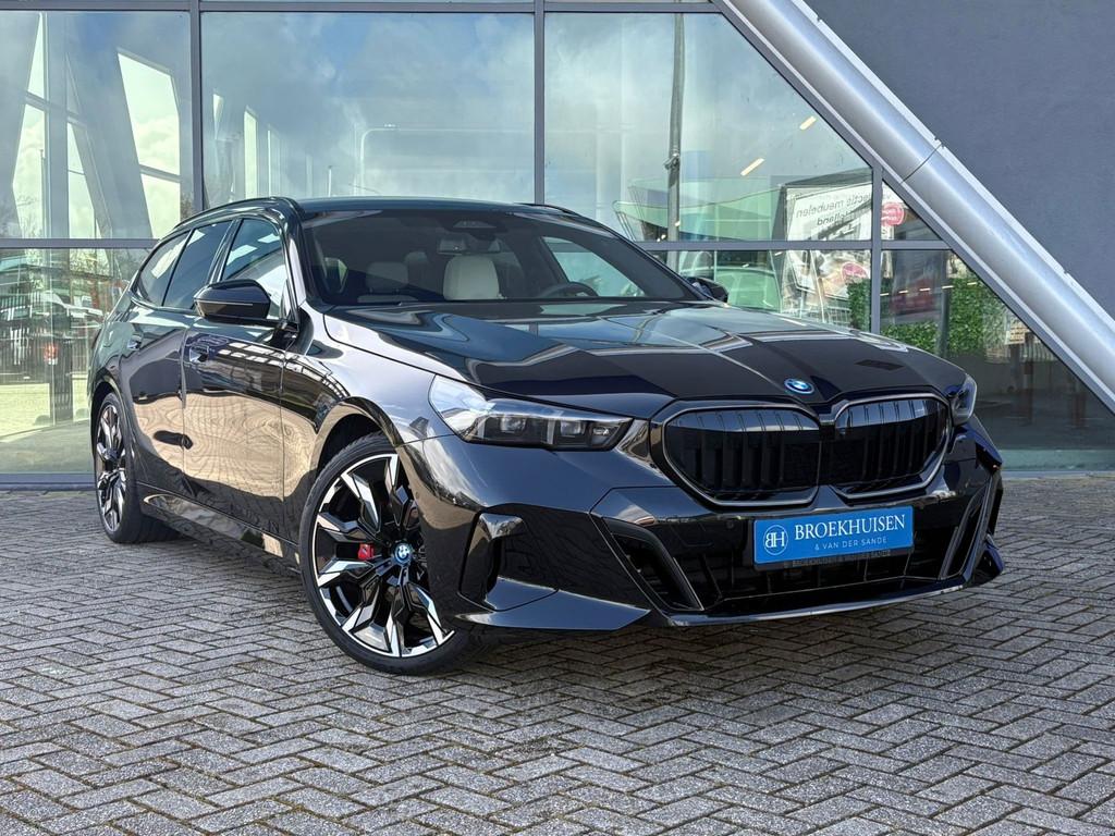 BMW 5-serie Touring 530e M sport Pro 293pk Panoramadak / Tre, Automaat, 1998 cc, Achterwielaandrijving, Zwart