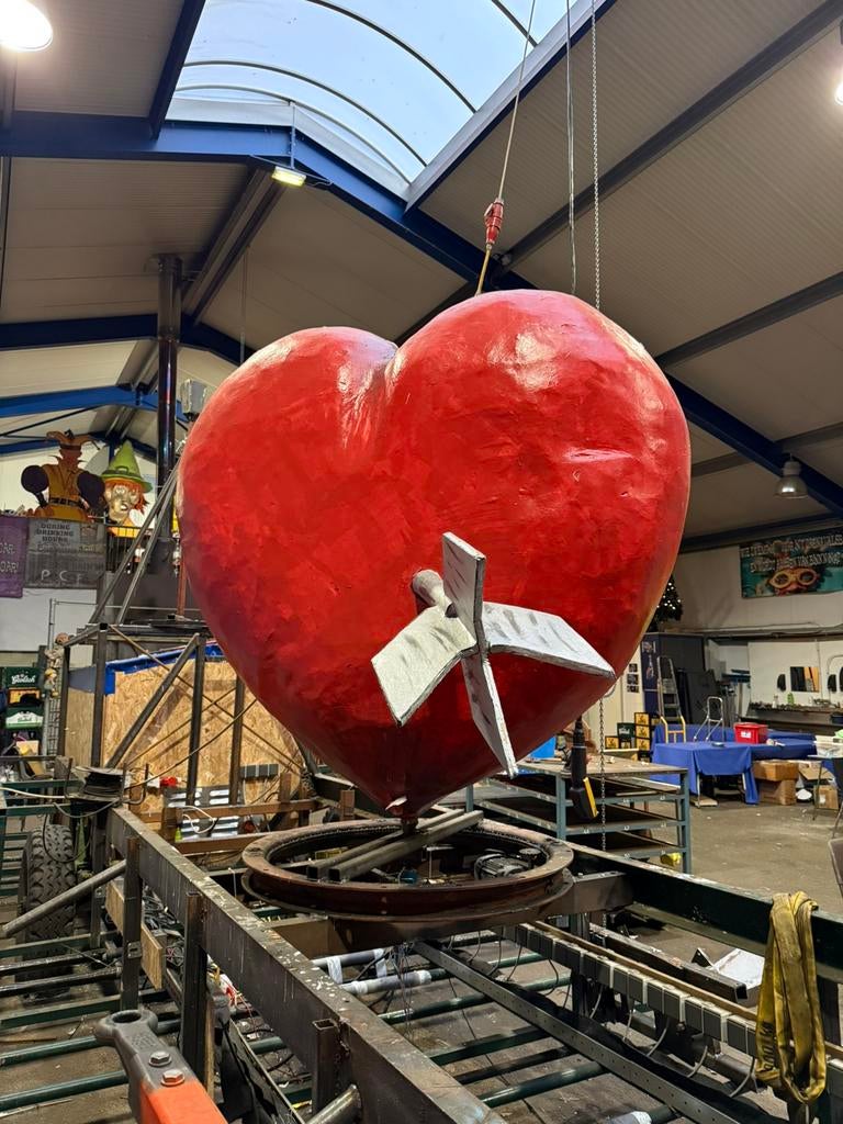 Grote carnaval hart, Hobby en Vrije tijd, Feestartikelen, Ophalen, Gebruikt, Versiering, Carnaval