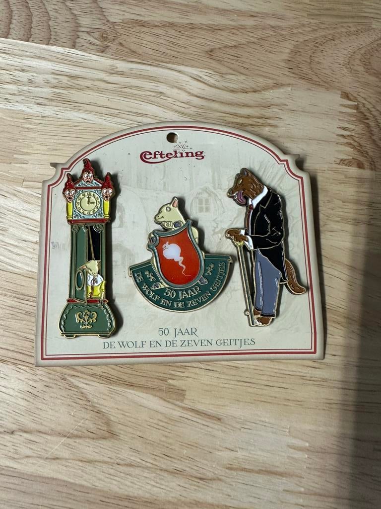 Efteling pin wolf en  de zeven geitjes, Ophalen of Verzenden, Zo goed als nieuw, Button of Speldje