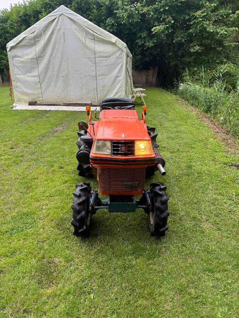 tractor Kubota 4x4 type bultra B10met trekhaak, Ophalen