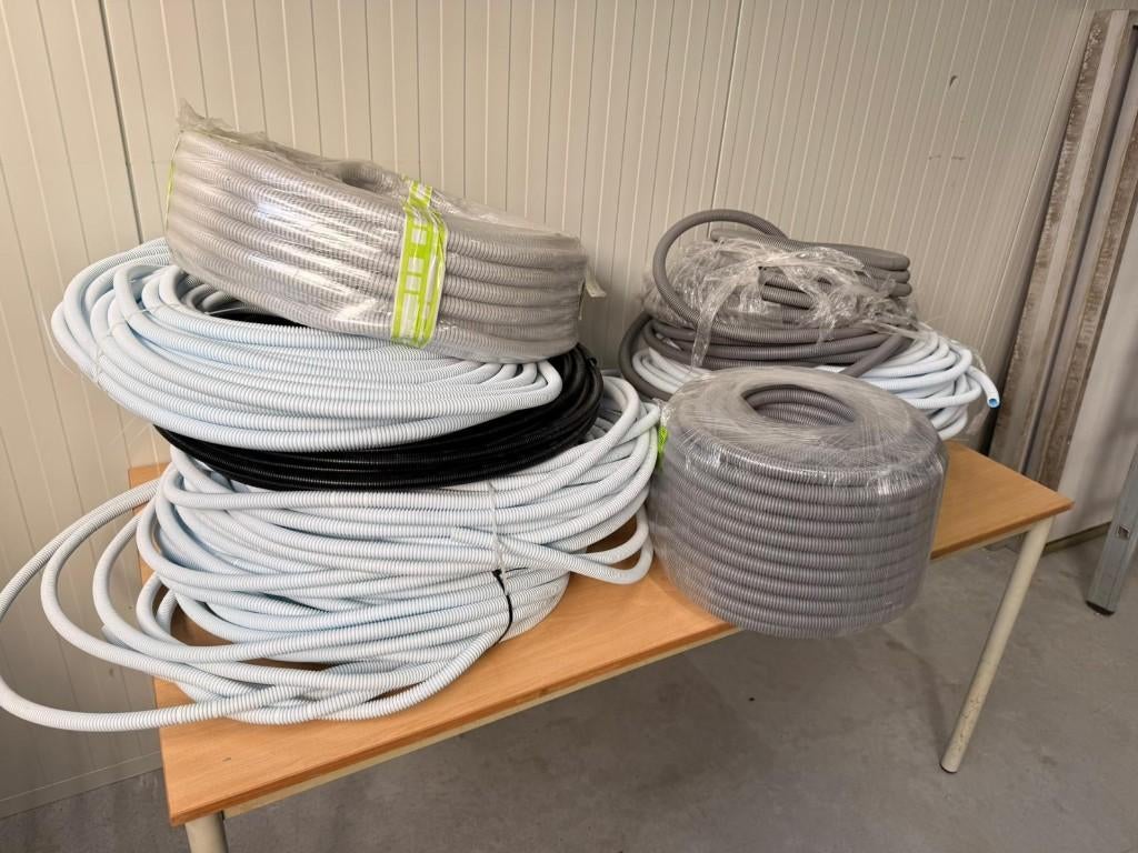 Partij flexibele installatiebuis (ribbelbuis), Doe-het-zelf en Verbouw, Elektra en Kabels, Zo goed als nieuw, Overige typen, Ophalen