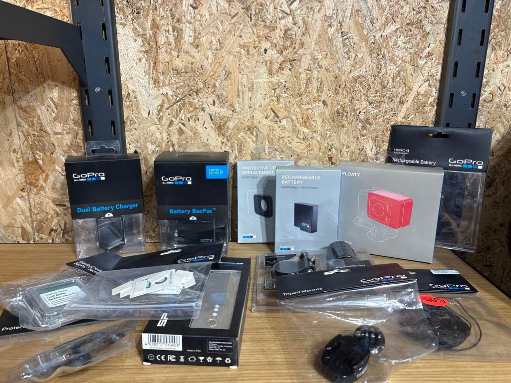 GoPro Accessoires Bundel: Batterijen, Lader, Floaty, Mounts, Ophalen of Verzenden, Nieuw, GoPro