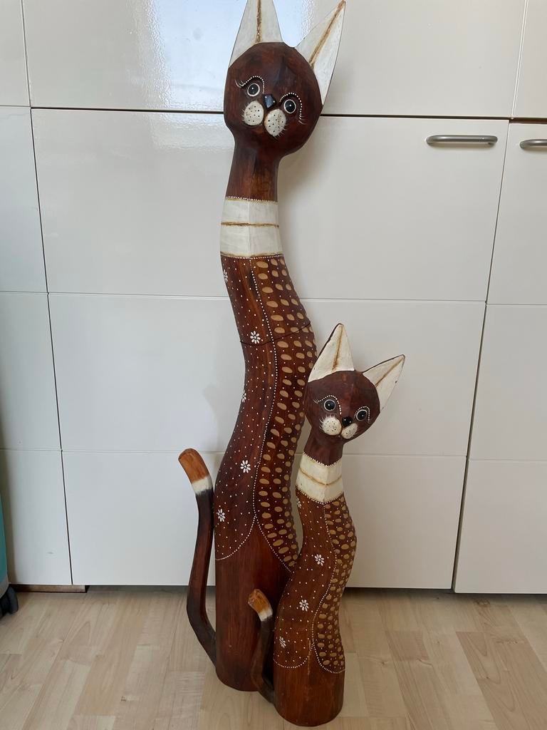 Set van 2 houten katten beelden - decoratieve figuren, Antiek en Kunst, Kunst | Beelden en Houtsnijwerken, Ophalen