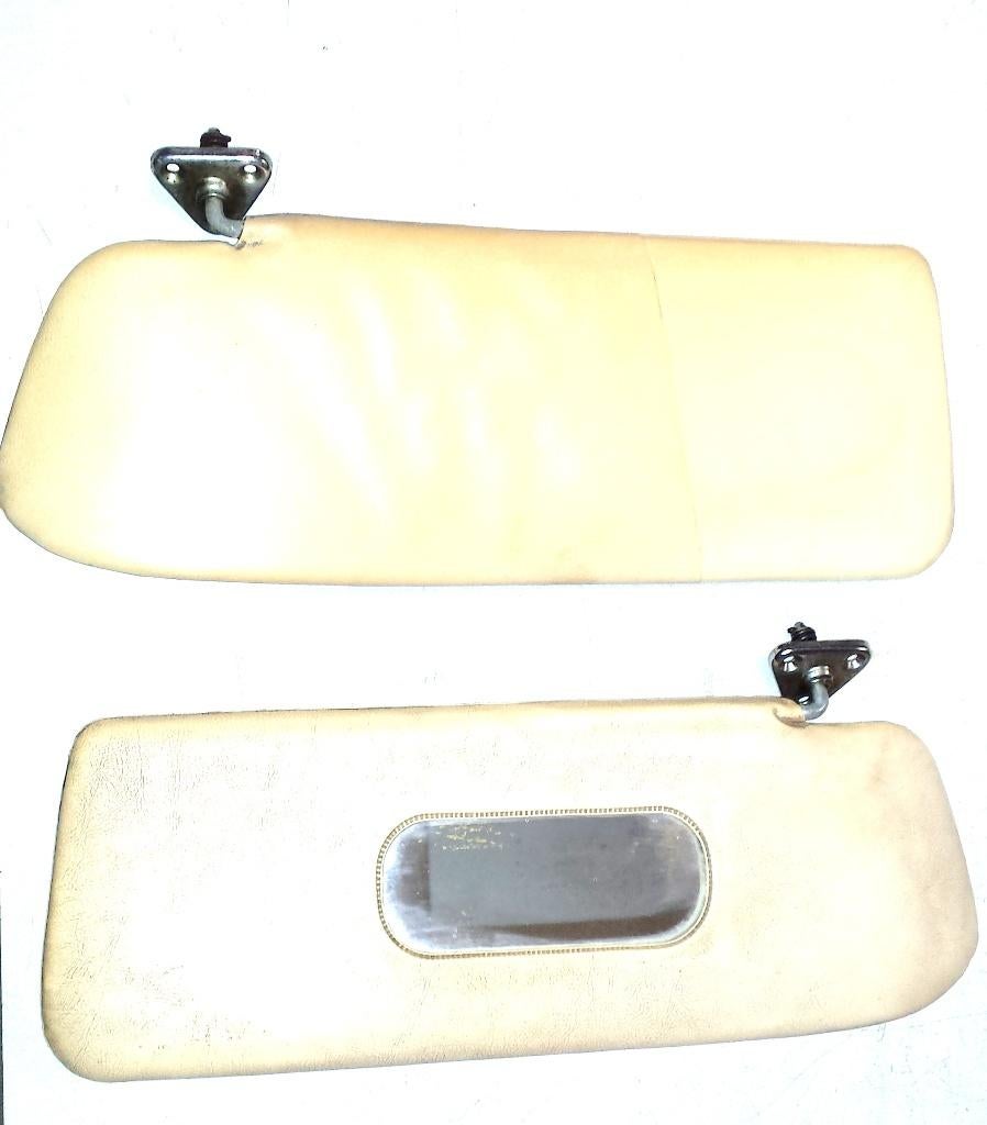 Zonnekleppen met Spiegel en zonder Peugeot 404  raam deur en, Ophalen of Verzenden, Gebruikt, Peugeot